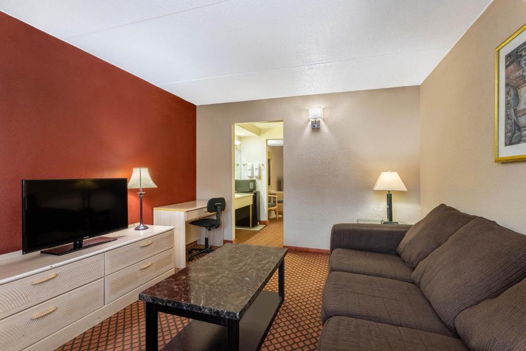 Super 8 By Wyndham Marysville/Port Huron Area Esterno foto