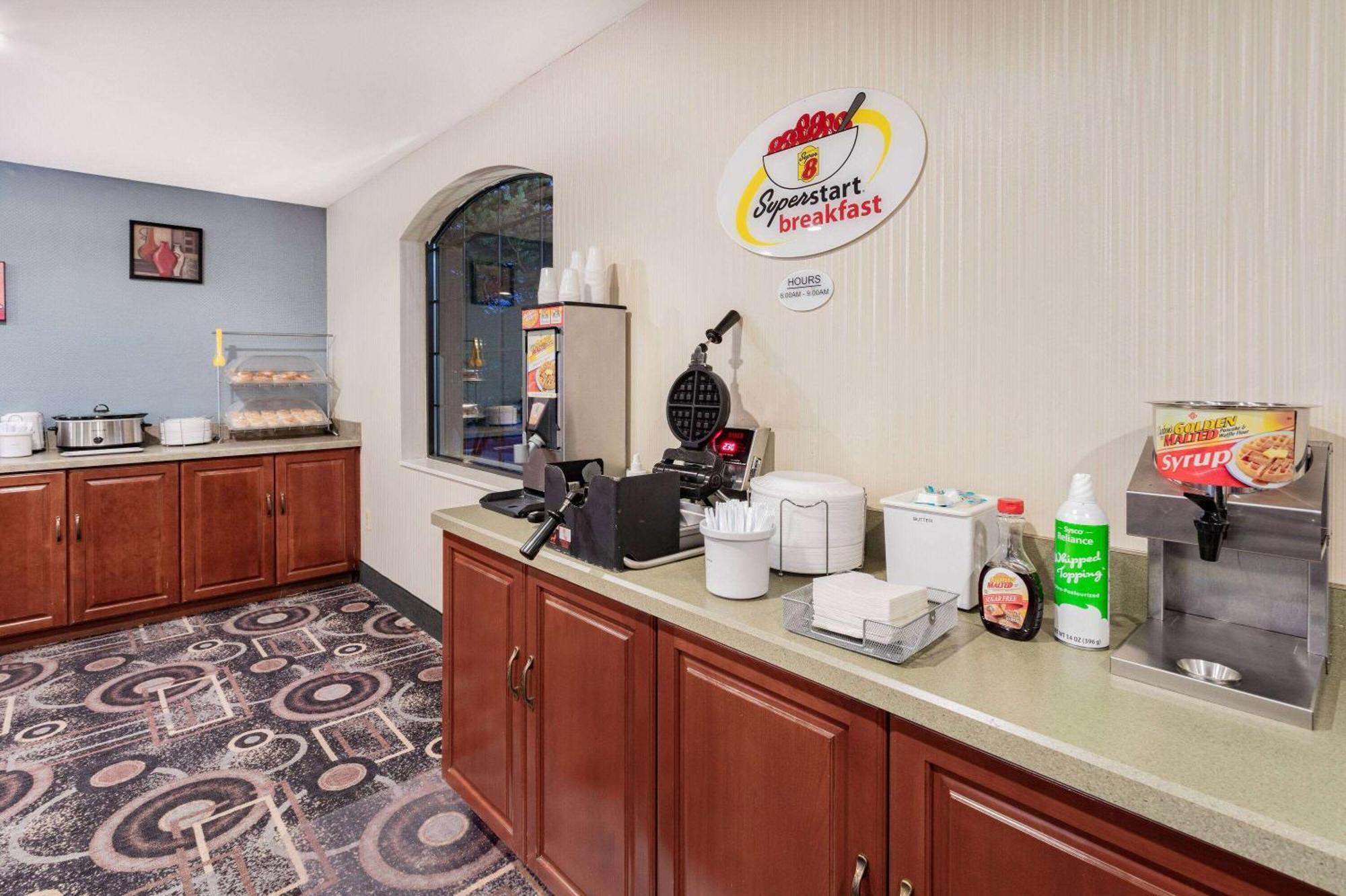 Super 8 By Wyndham Marysville/Port Huron Area Esterno foto