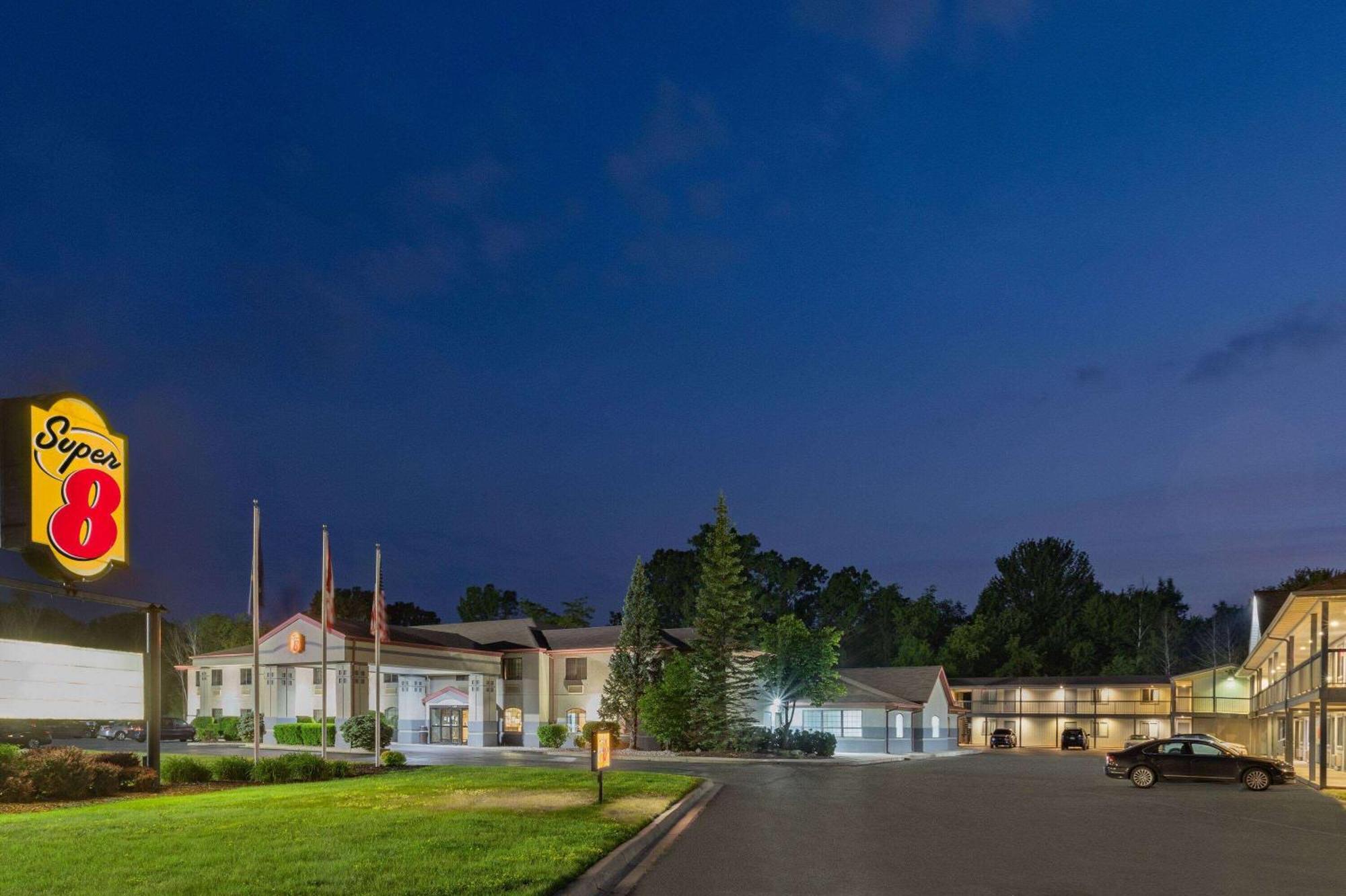 Super 8 By Wyndham Marysville/Port Huron Area Esterno foto